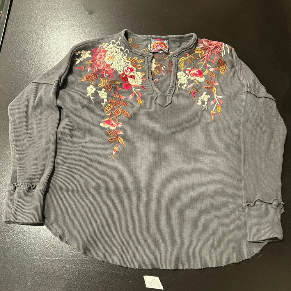 Vintage women’s Johnny was floral print thermal